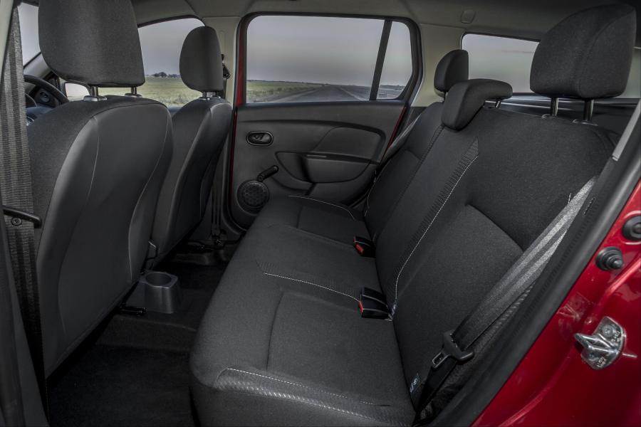 Интерьер Dacia Logan MCV 2017 года  (UK) (фото 19 из 30)